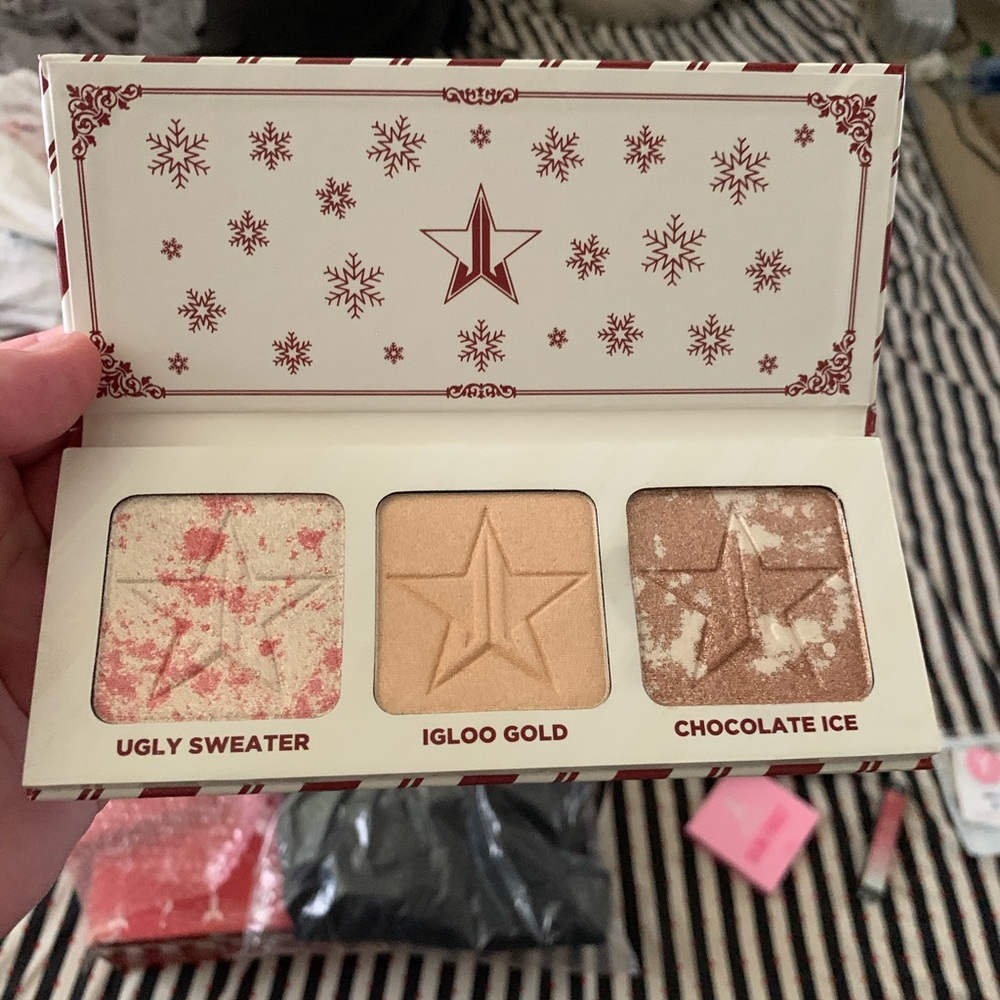 JEFFREE STAR ON HOLD